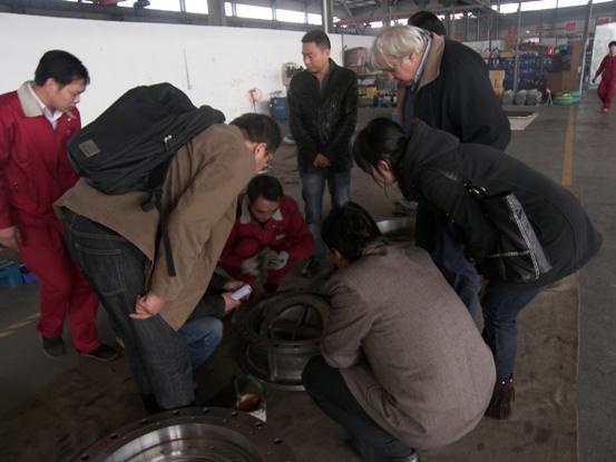 江苏某纤维公司专家来我公司参观考察